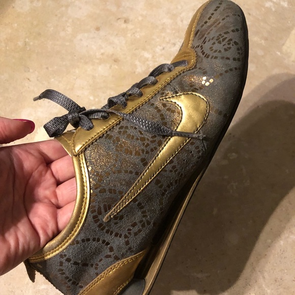 Special edition Nike sneakers - Picture 2 of 6